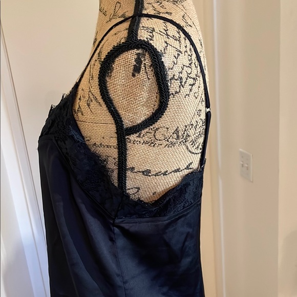 Abercrombie & Fitch Black Lace Relaxed Camisole - Picture 3 of 5